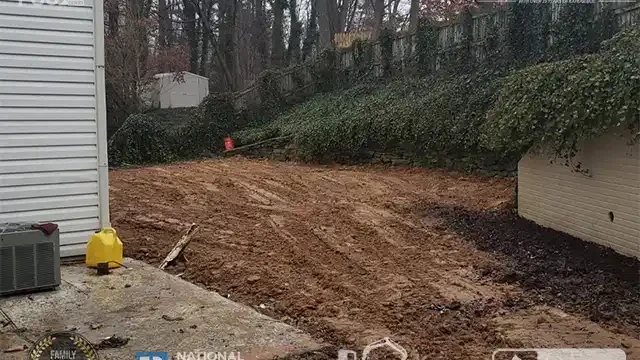 Step 25: Once the leveling is perfect, we prepare the area to receive an additional layer of soil for future grass seeding. After leveling, we ensured everything was ready for more soil.